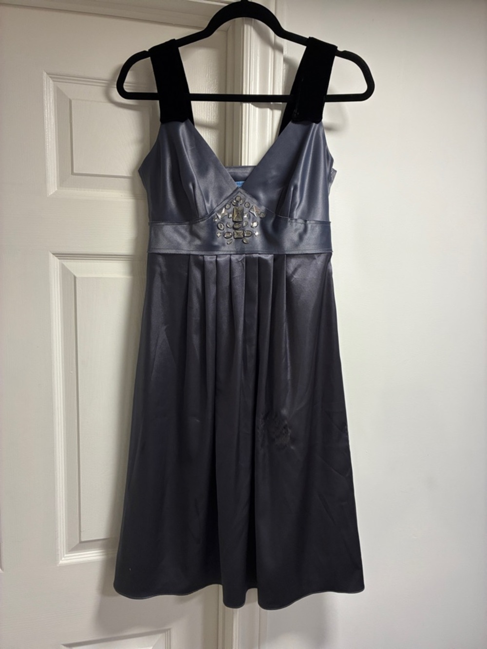 Simply Vera Vera Wang Silver-Gray Satin Midi Dress with Embellished Bodice